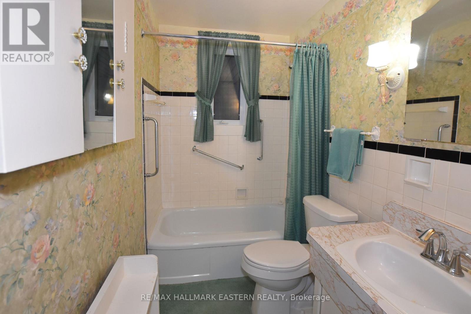 630 Cameron Street, Peterborough, Ontario  K9J 3Z8 - Photo 6 - X12996914