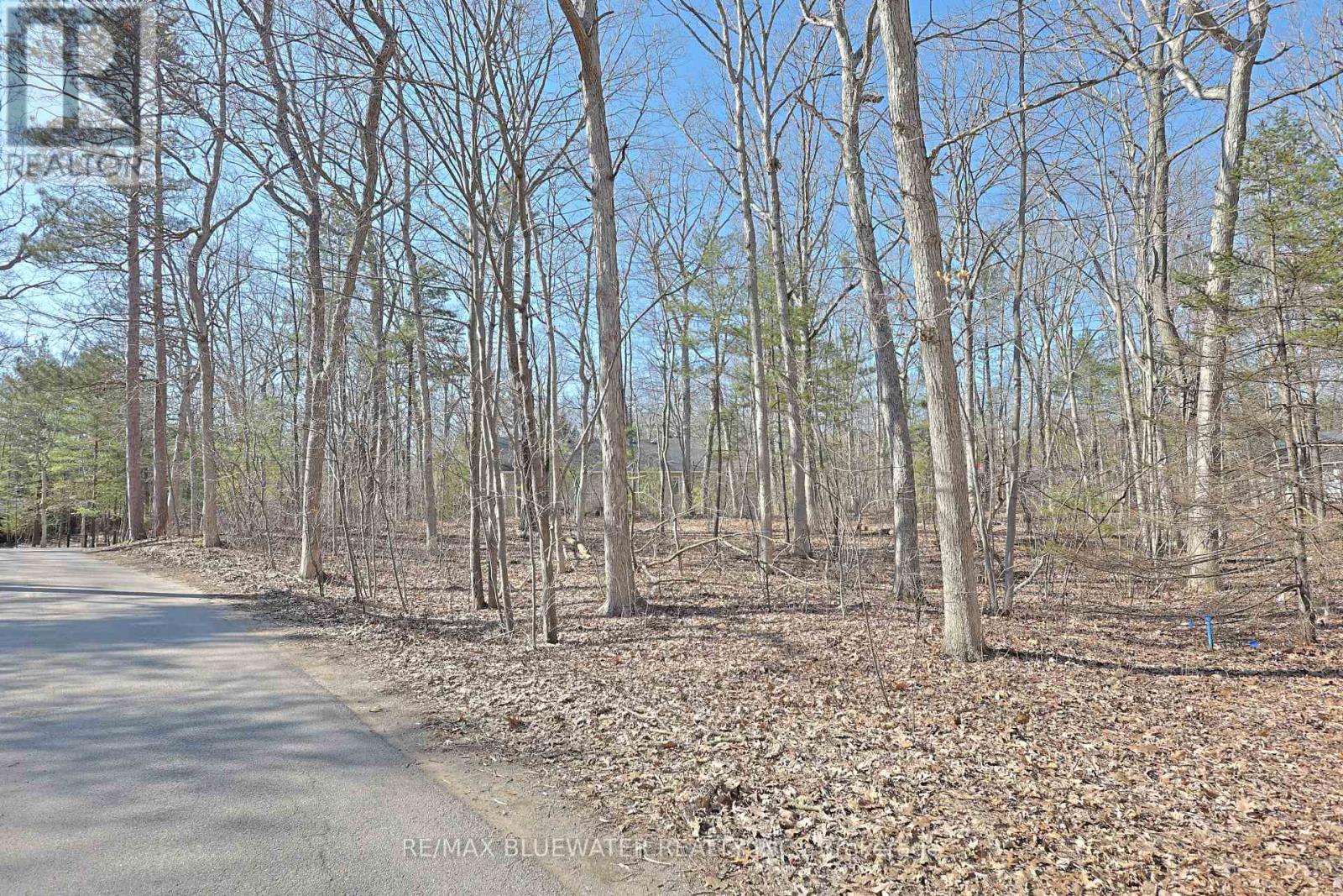 10296 GRAND OAKS DRIVE, Lambton Shores, Ontario