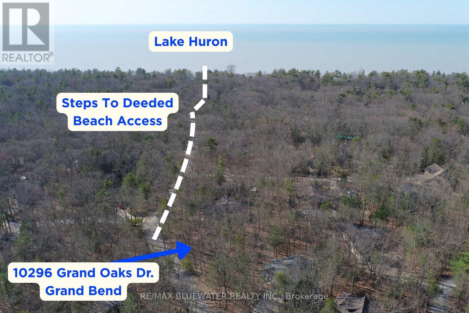 10296 Grand Oaks Drive, Lambton Shores, Ontario  N0M 1T0 - Photo 4 - X12996956