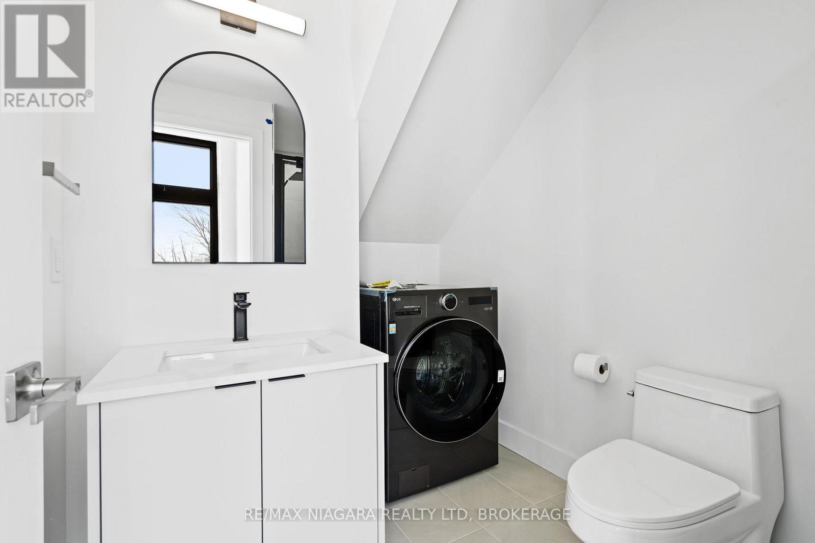 209 - 7277 Wilson Crescent, Niagara Falls, Ontario  L2G 4S5 - Photo 17 - X12894054