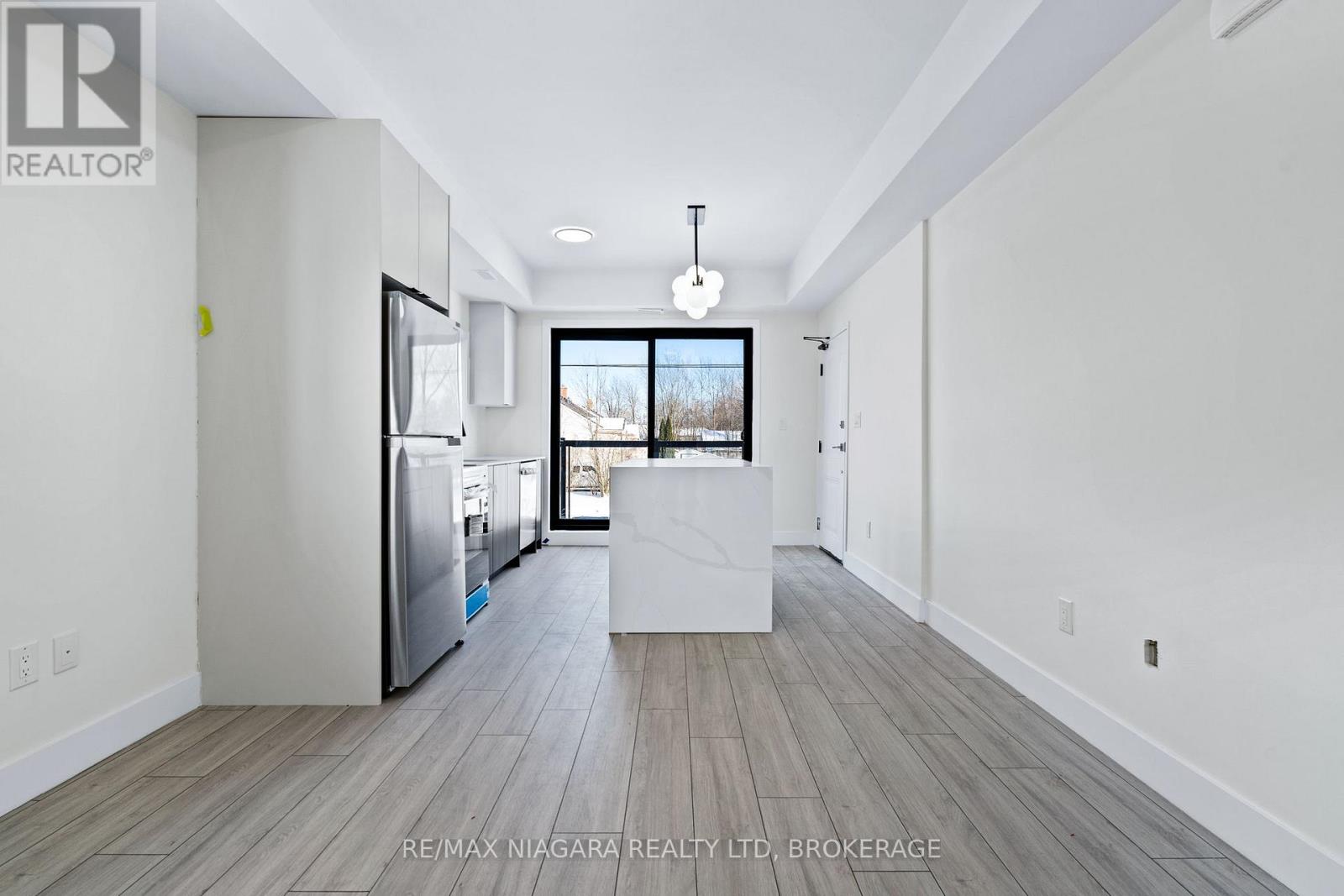 209 - 7277 Wilson Crescent, Niagara Falls, Ontario  L2G 4S5 - Photo 10 - X12894054