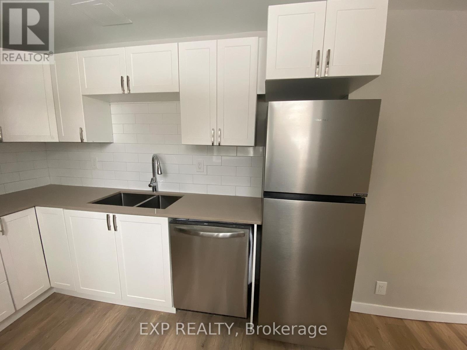 50 Central Avenue W, Brockville, Ontario K6V 4N7 - Photo 10 - X12996878