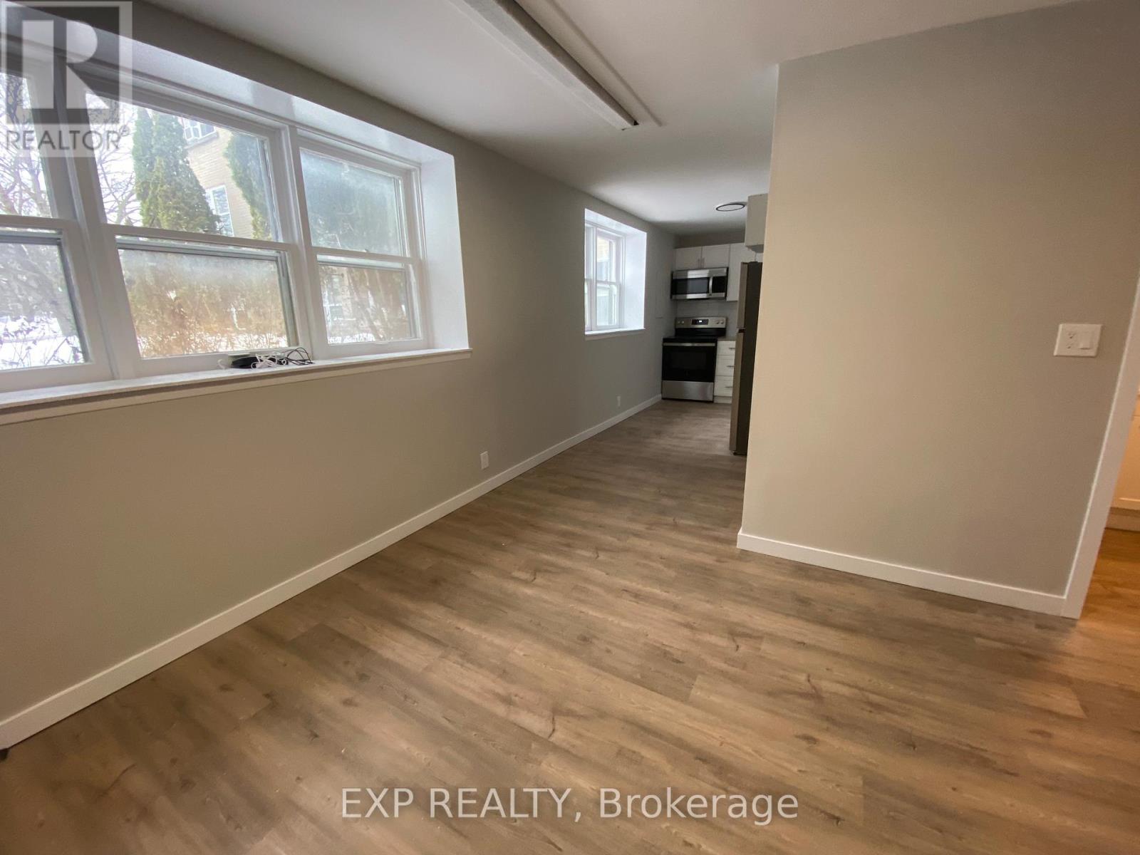 50 Central Avenue W, Brockville, Ontario K6V 4N7 - Photo 14 - X12996878