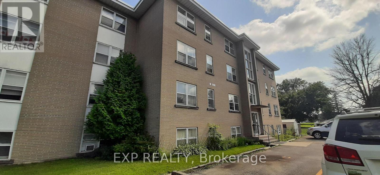 50 Central Avenue W, Brockville, Ontario K6V 4N7 - Photo 4 - X12996878