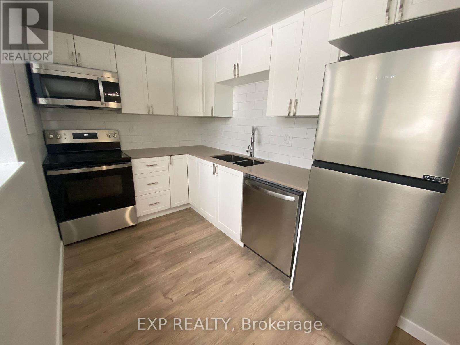 50 Central Avenue W, Brockville, Ontario K6V 4N7 - Photo 8 - X12996878