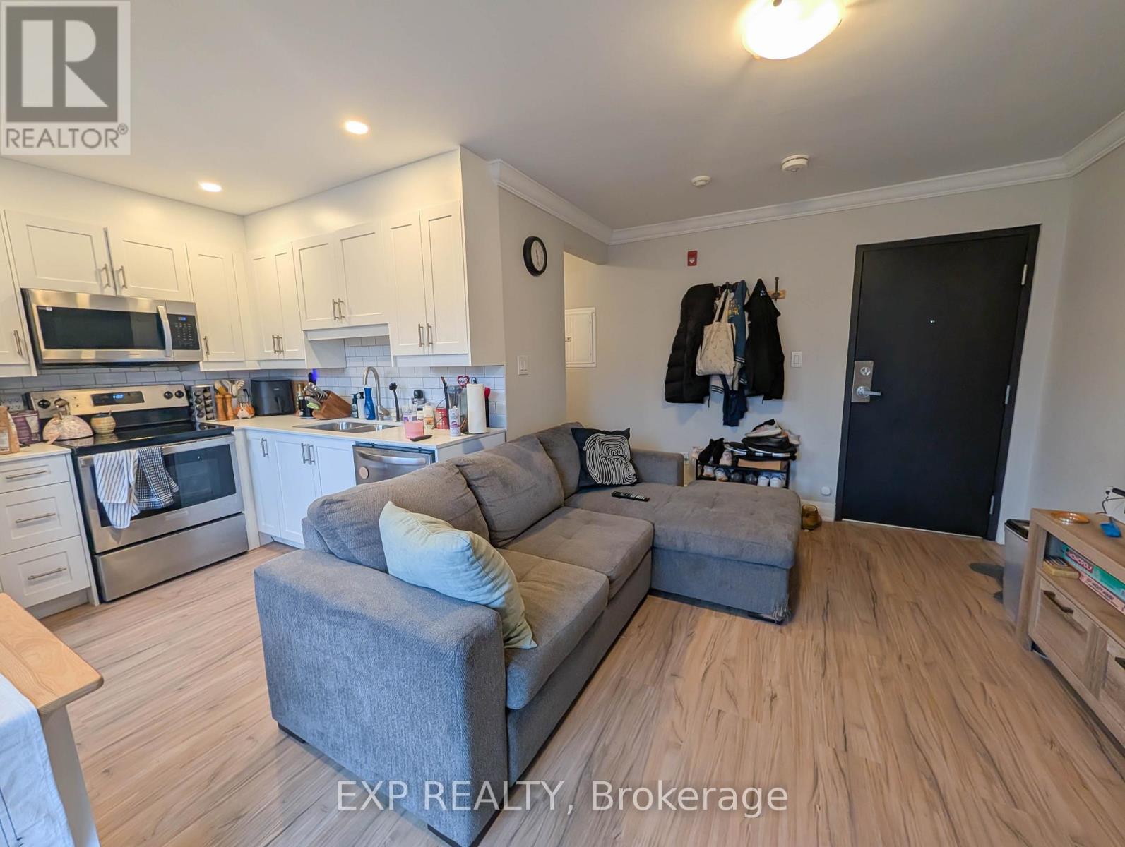 81 Empire Street, Welland, Ontario  L3B 2L3 - Photo 12 - X12996888