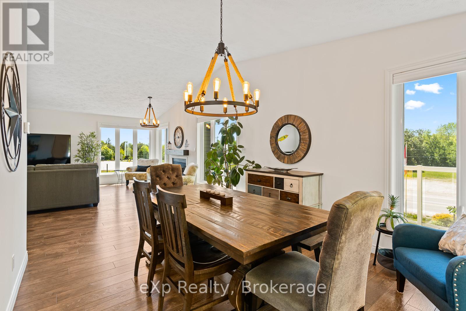 900 Berford Street, South Bruce Peninsula, Ontario  N0H 2T0 - Photo 13 - X12934088