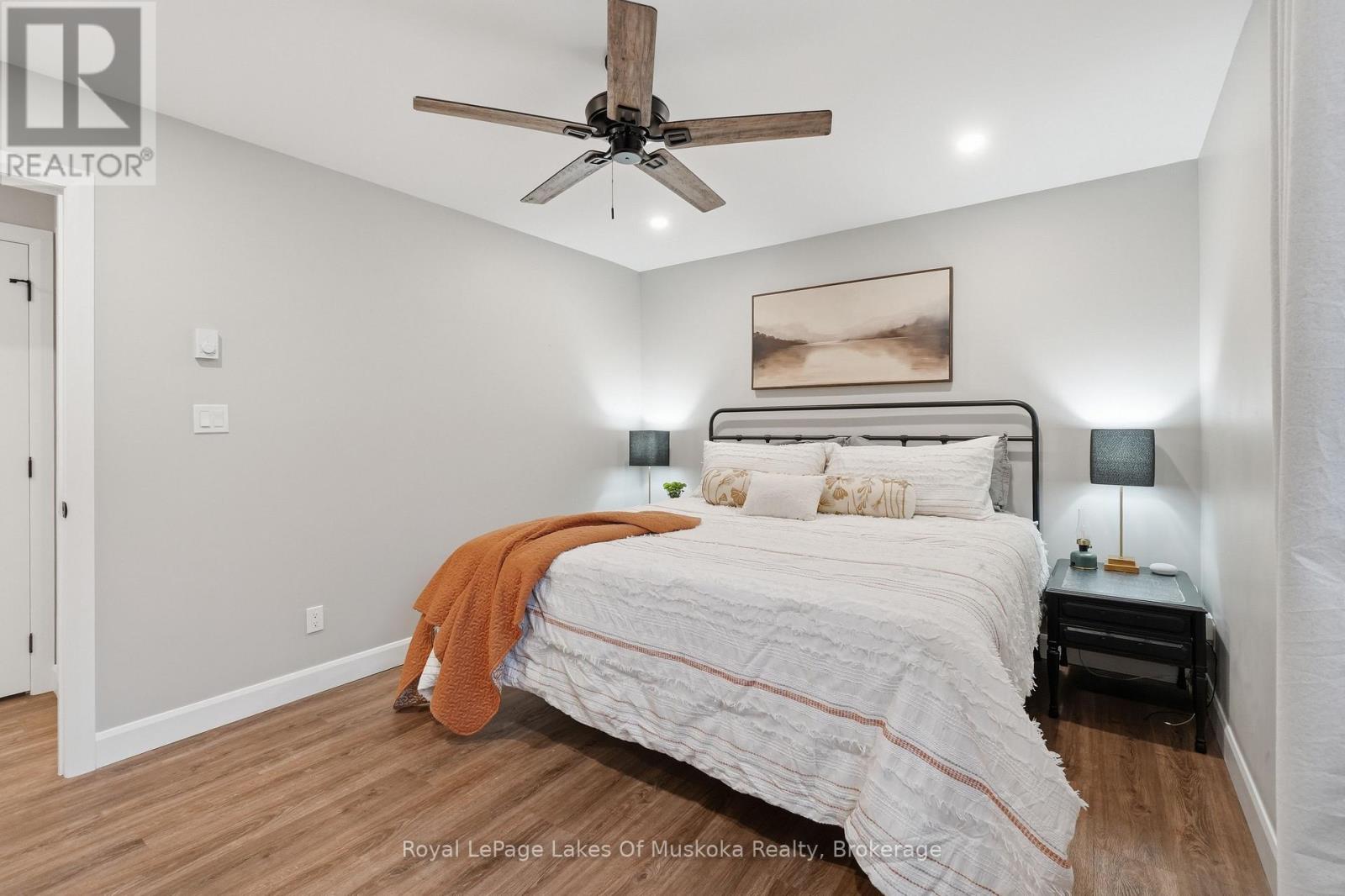 12 Manominee Street, Huntsville, Ontario  P1H 1H2 - Photo 11 - X12996660