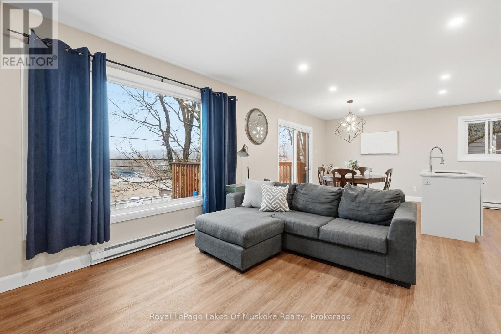 12 Manominee Street, Huntsville, Ontario  P1H 1H2 - Photo 4 - X12996660