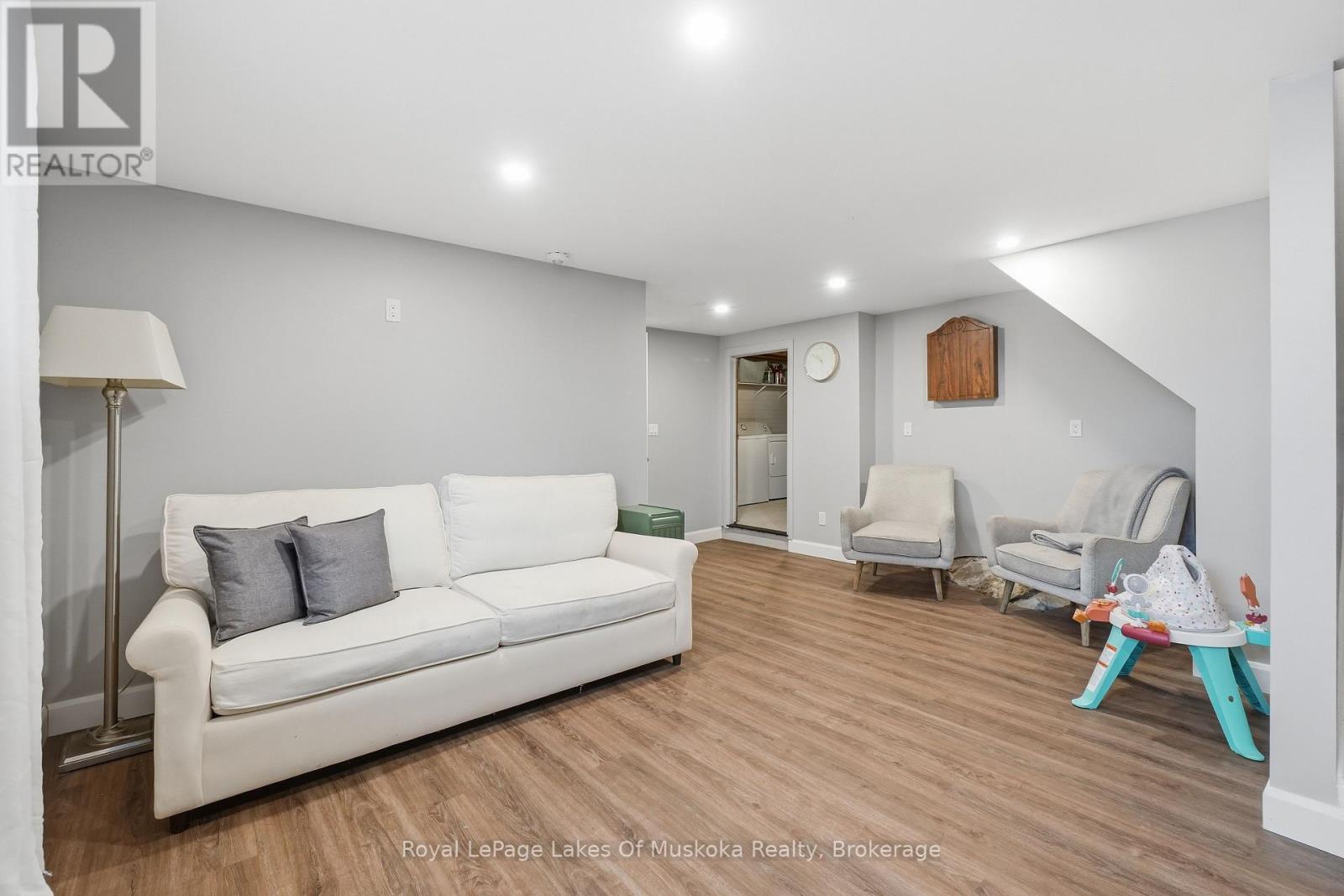 12 Manominee Street, Huntsville, Ontario  P1H 1H2 - Photo 18 - X12996660