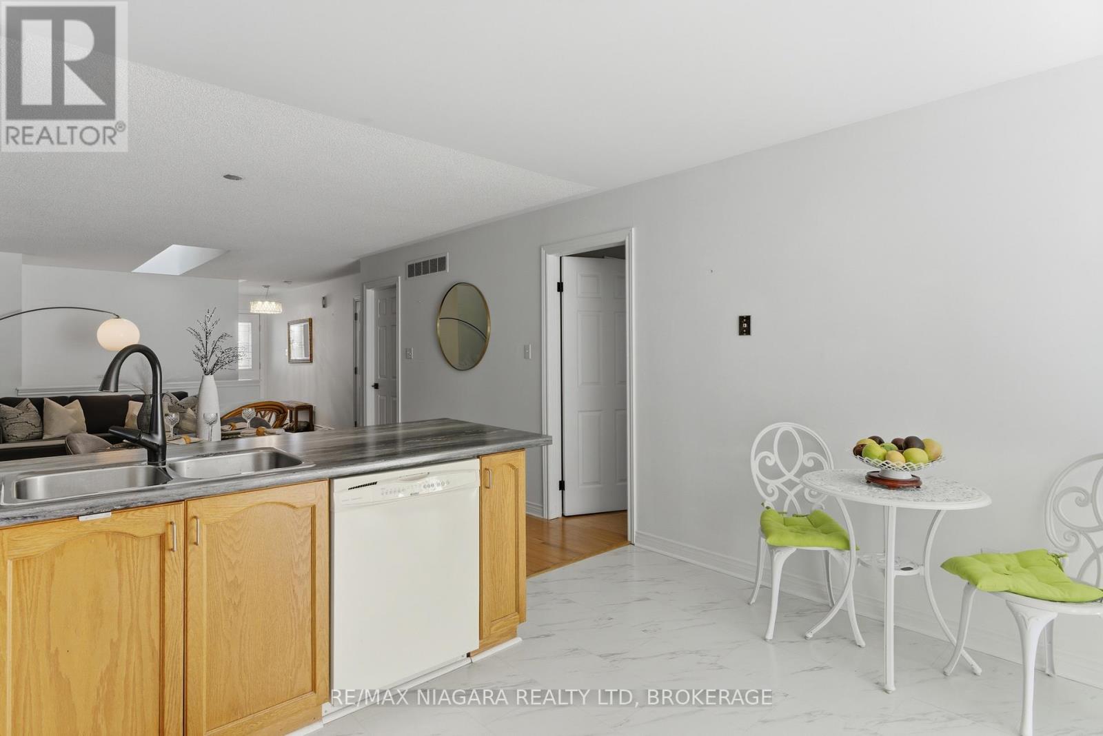 14 - 165 Main Street E, Grimsby, Ontario  L3M 1P2 - Photo 13 - X12996884