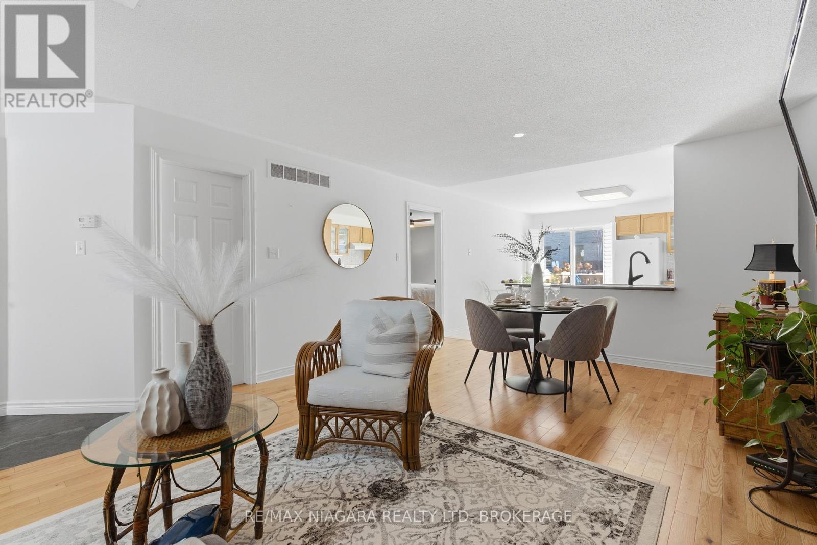 14 - 165 Main Street E, Grimsby, Ontario  L3M 1P2 - Photo 8 - X12996884