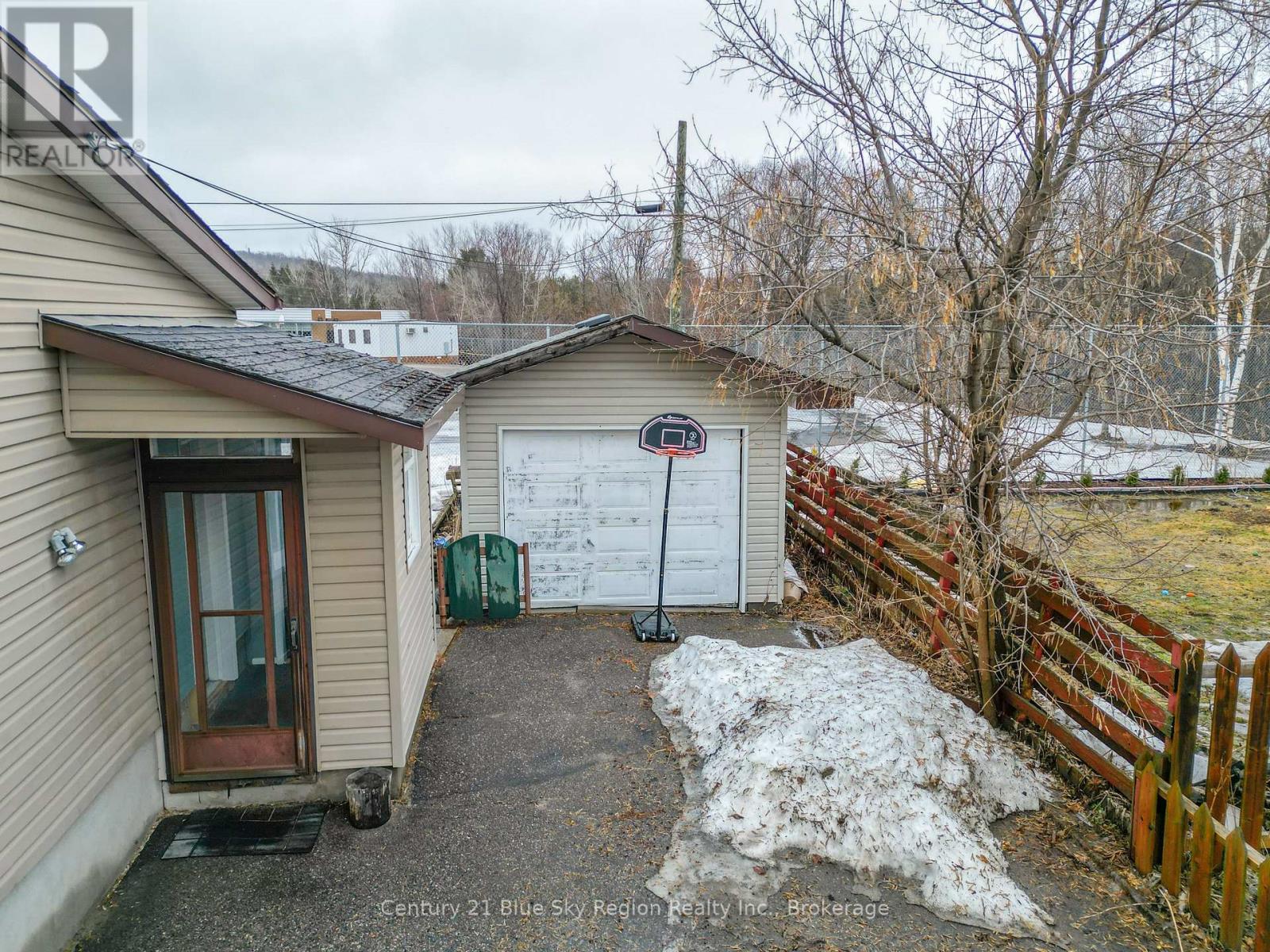 380 Park Avenue, North Bay, Ontario  P1B 7L3 - Photo 4 - X12996968