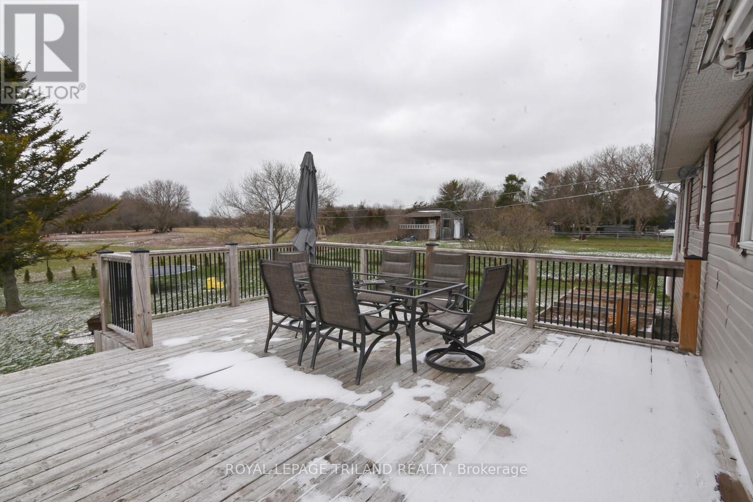 9907 Eric Street, Lambton Shores, Ontario  N0M 2N0 - Photo 14 - X12981916