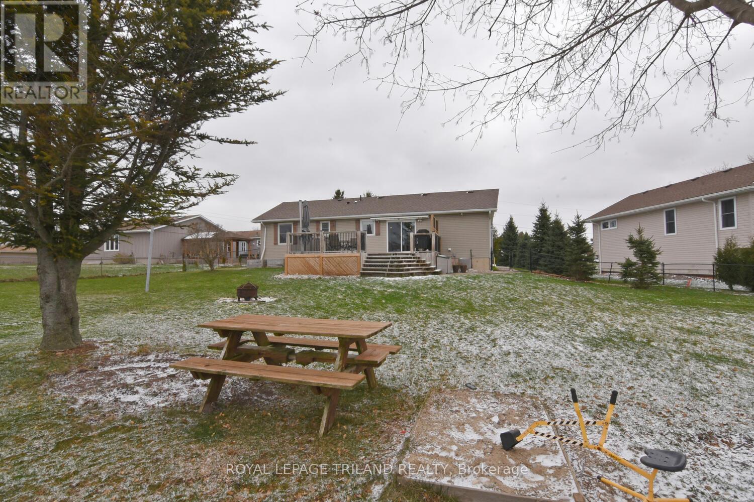 9907 Eric Street, Lambton Shores, Ontario  N0M 2N0 - Photo 16 - X12981916