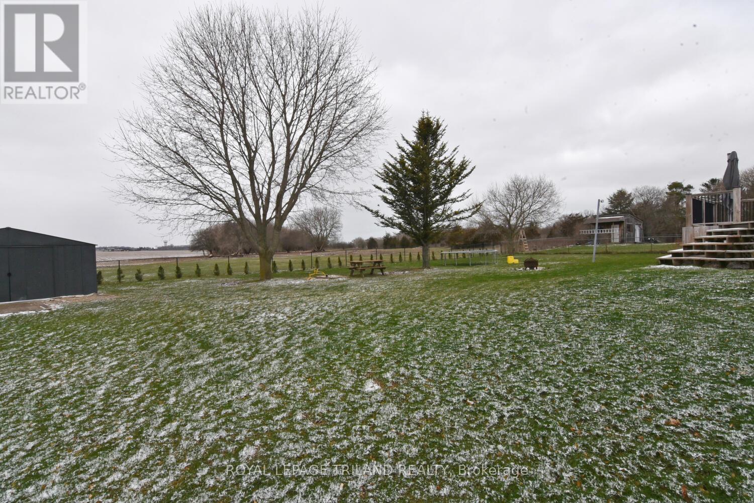 9907 Eric Street, Lambton Shores, Ontario  N0M 2N0 - Photo 19 - X12981916