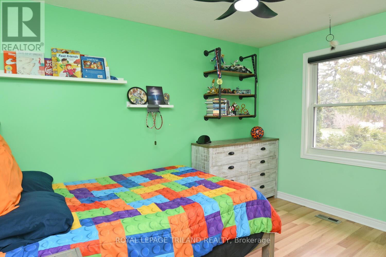 9907 Eric Street, Lambton Shores, Ontario  N0M 2N0 - Photo 26 - X12981916