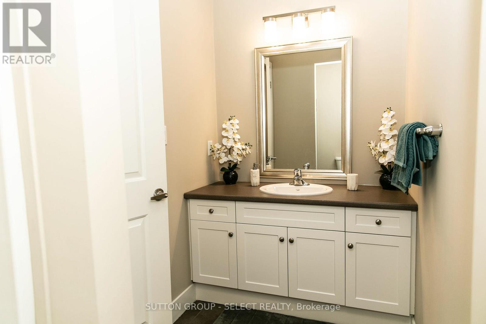 133 - 1960 Dalmagarry Road, London North, Ontario  N6G 0T8 - Photo 12 - X12996250