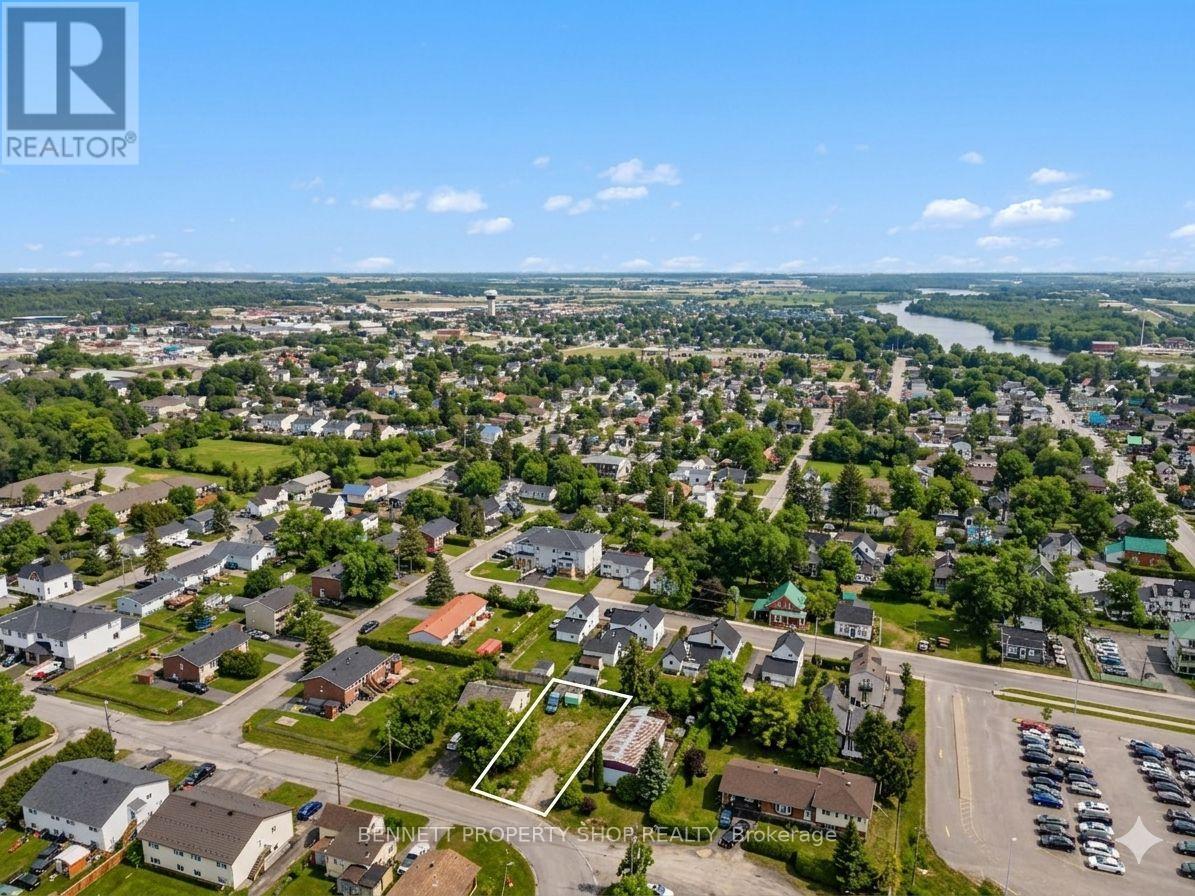 172 ADELAIDE STREET, Mississippi Mills, Ontario