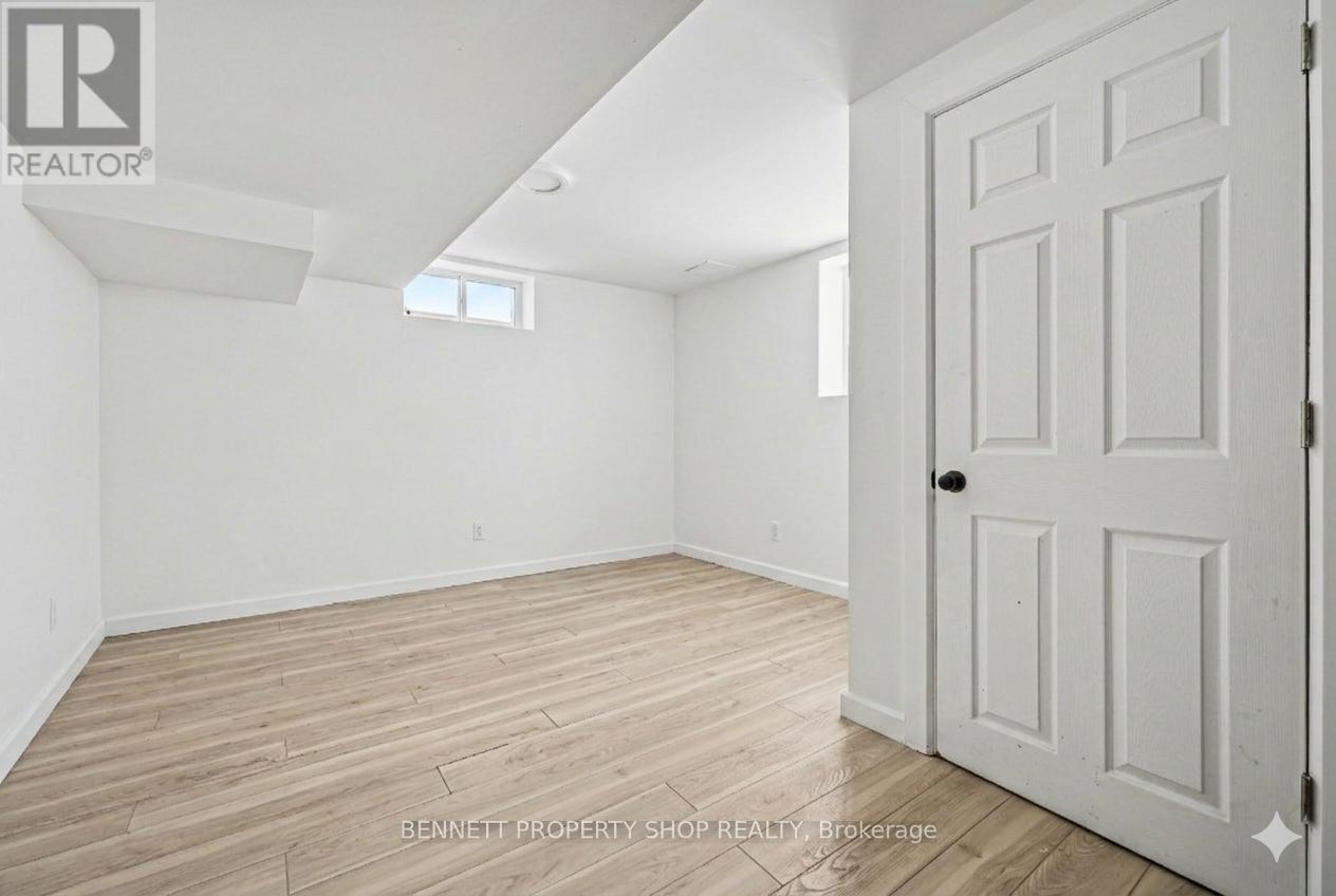 1112 Cobden Road, Ottawa, Ontario  K2C 2Z2 - Photo 10 - X12943642