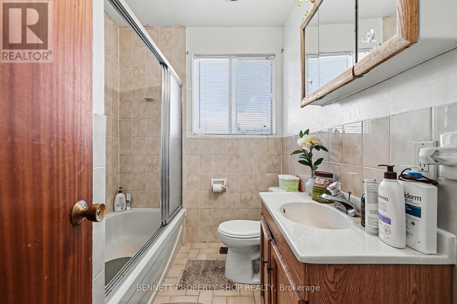 1112 Cobden Road, Ottawa, Ontario  K2C 2Z2 - Photo 6 - X12943642