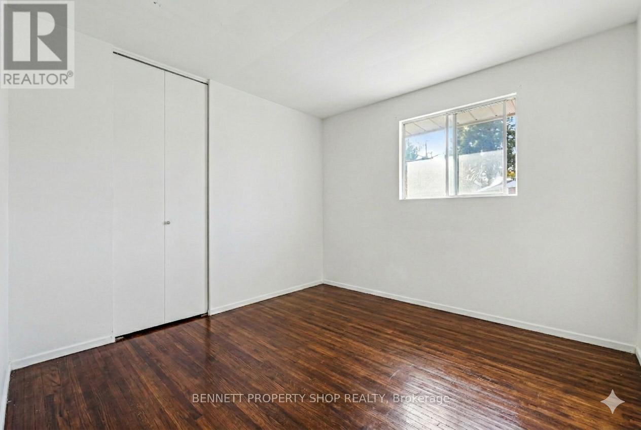 1112 Cobden Road, Ottawa, Ontario  K2C 2Z2 - Photo 5 - X12943642