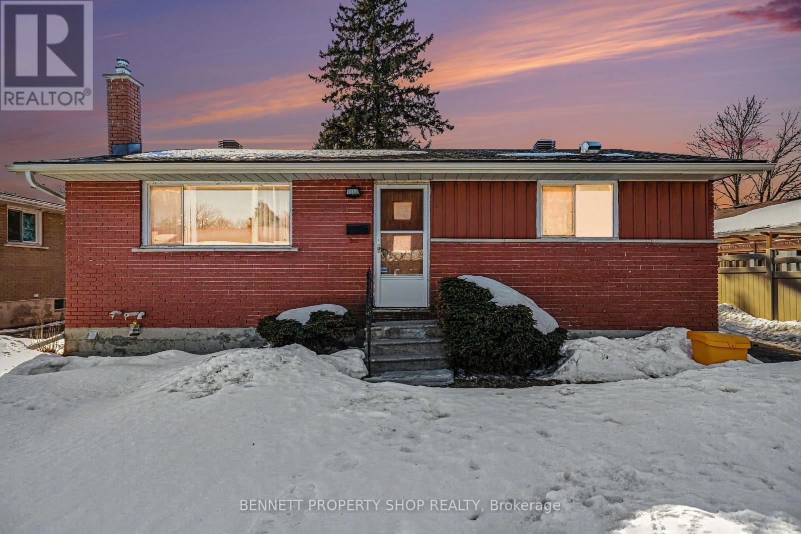 1112 Cobden Road, Ottawa, Ontario  K2C 2Z2 - Photo 17 - X12943642