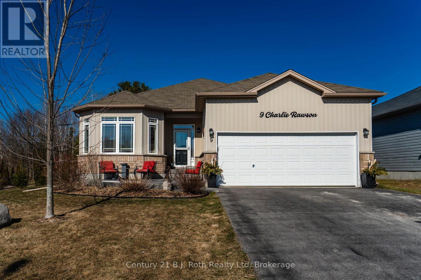 9 CHARLIE RAWSON BOULEVARD, Tay, Ontario