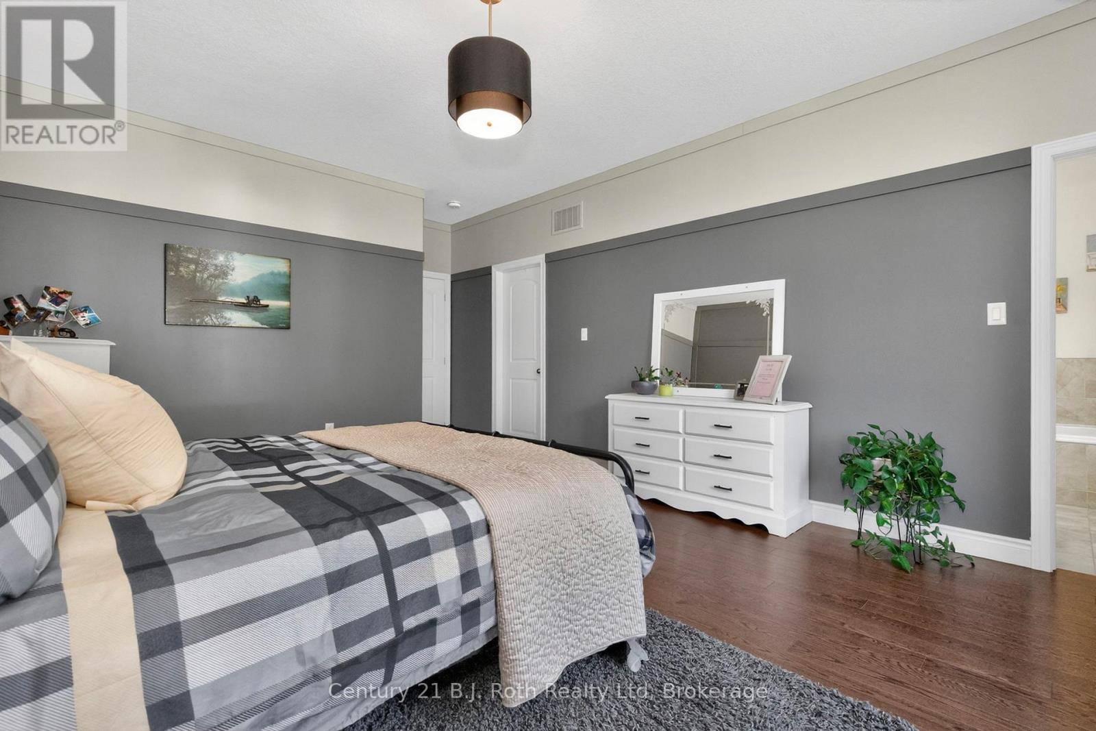 9 Charlie Rawson Boulevard, Tay, Ontario  L0K 2A0 - Photo 21 - S12996870