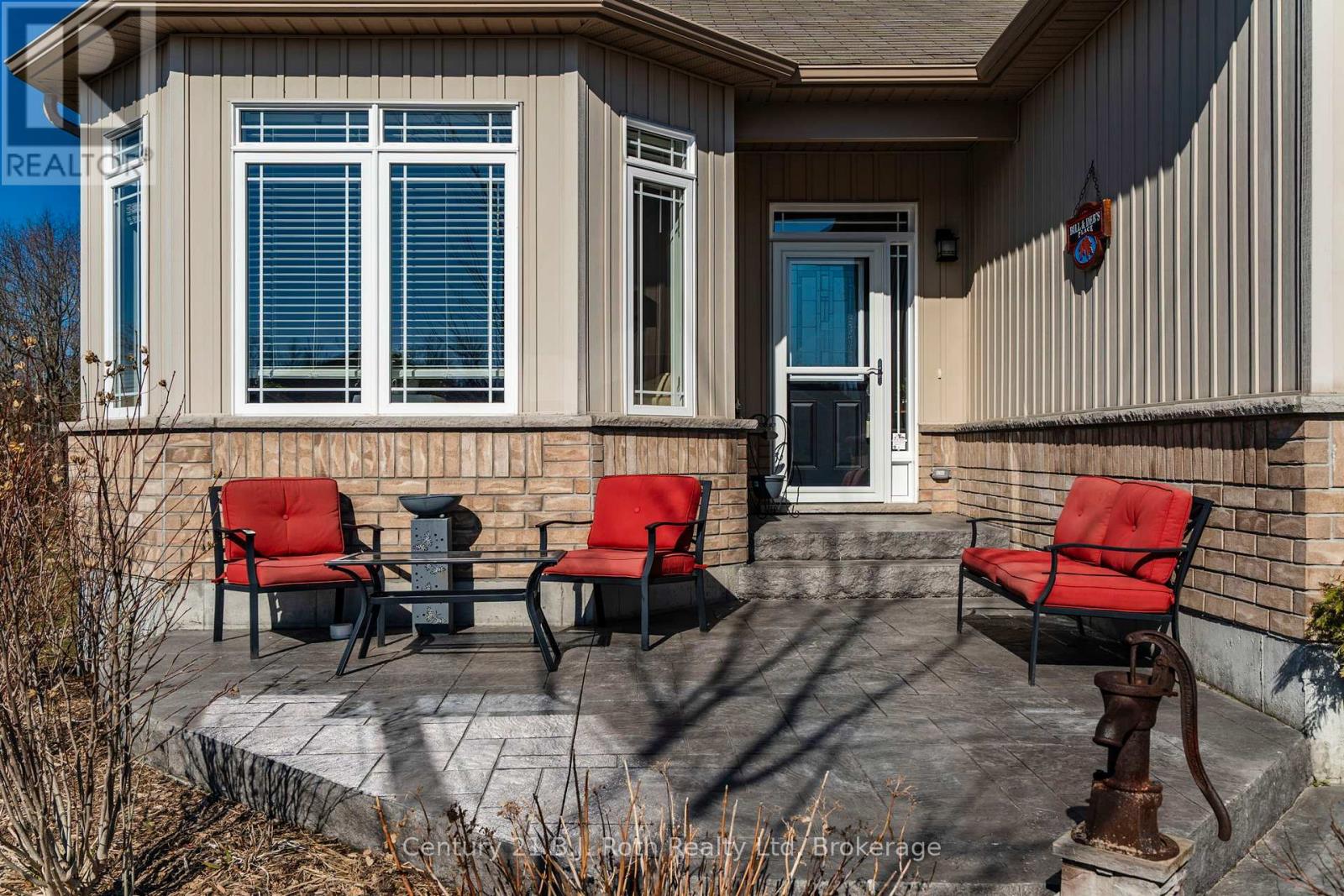 9 Charlie Rawson Boulevard, Tay, Ontario  L0K 2A0 - Photo 3 - S12996870