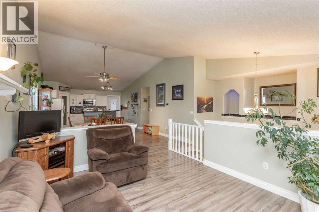 34 Iron Wolf Ridge, Lacombe, Alberta  T4L 2K2 - Photo 12 - A2289911