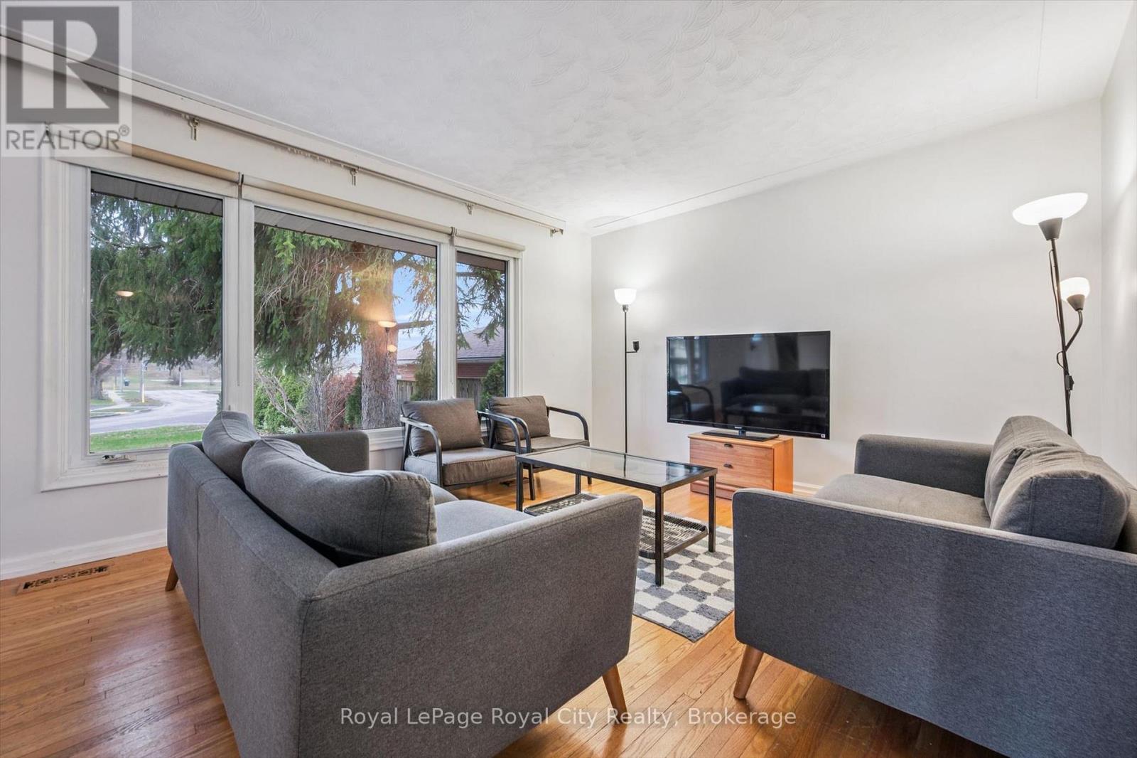 12 Del Mar Boulevard, Guelph, Ontario  N1E 2K8 - Photo 3 - X12996848