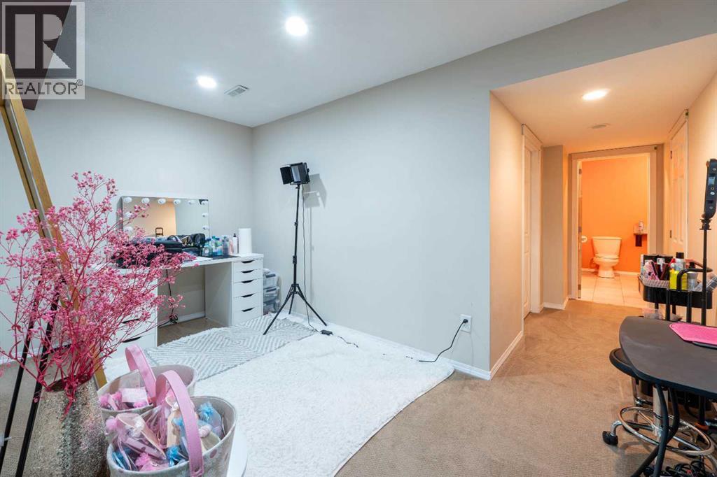 208 Country Village Manor Ne, Calgary, Alberta  T3K 0L6 - Photo 22 - A2296739