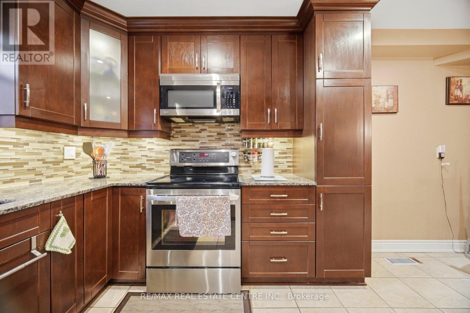 4616 Owl Circle, Mississauga, Ontario  L4Z 2P9 - Photo 17 - W12995272