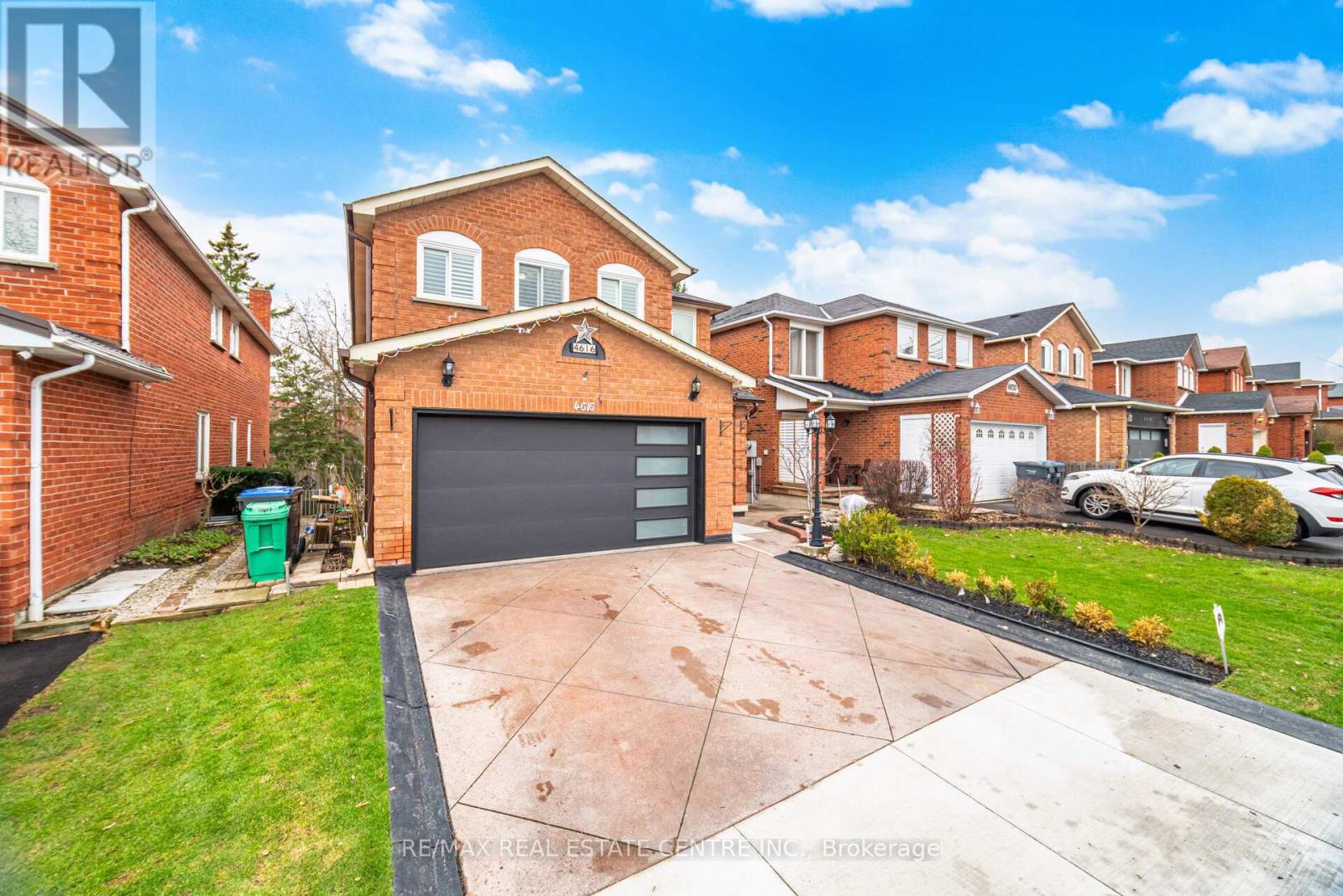 4616 Owl Circle, Mississauga, Ontario  L4Z 2P9 - Photo 4 - W12995272