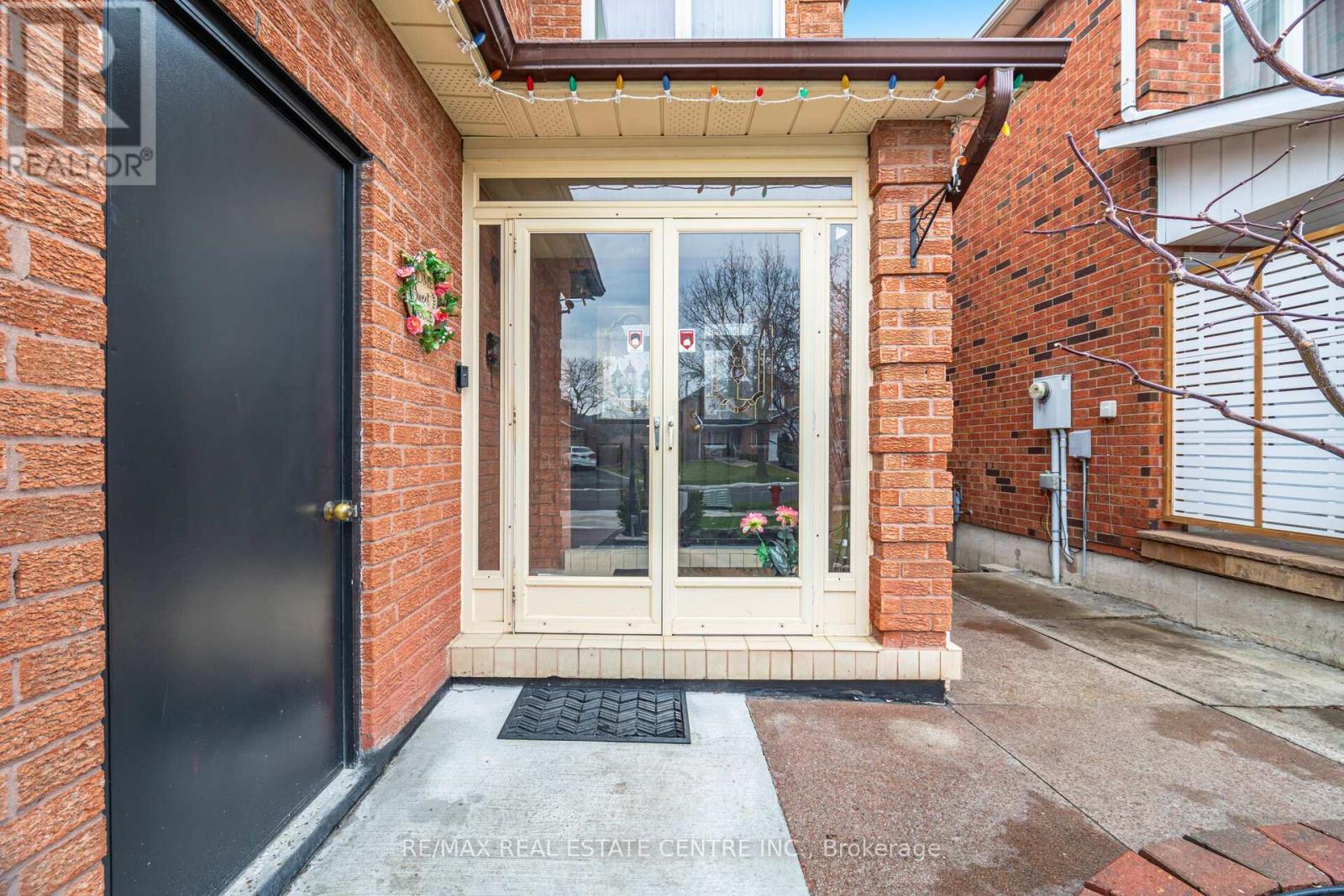 4616 Owl Circle, Mississauga, Ontario  L4Z 2P9 - Photo 8 - W12995272