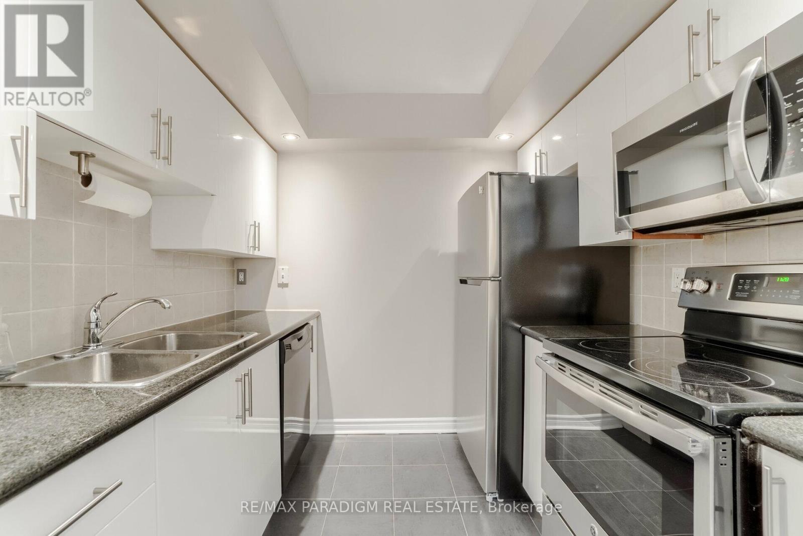 213 - 270 Wellington Street W, Toronto, Ontario  M5V 3P5 - Photo 7 - C12996852