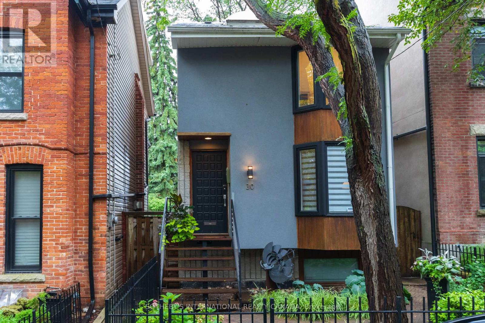 30 Sword Street, Toronto, Ontario  M5A 3N2 - Photo 2 - C12996862