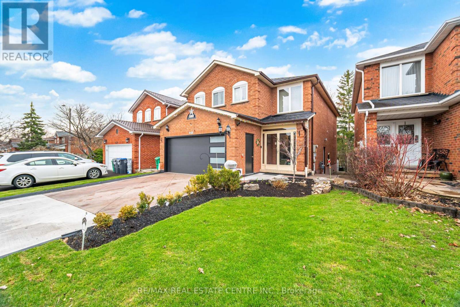 4616 Owl Circle, Mississauga, Ontario  L4Z 2P9 - Photo 5 - W12995272