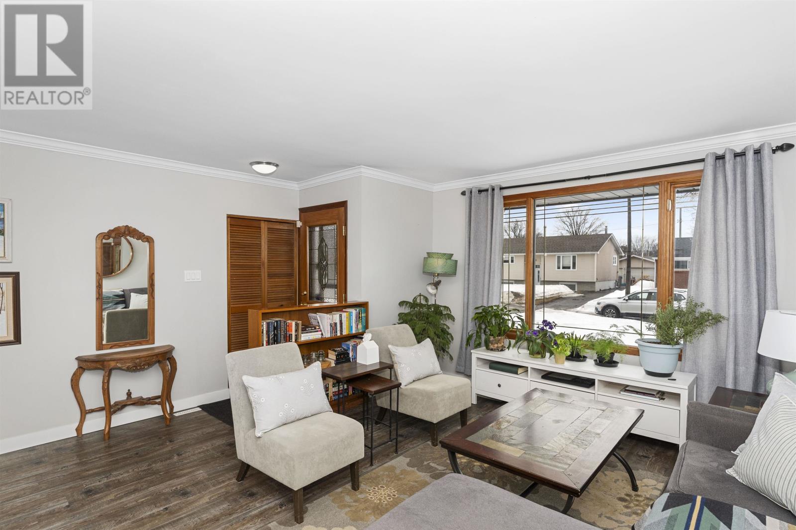 305 Sillesdale Cres, Thunder Bay, Ontario  P7C 1S7 - Photo 2 - TB2600700