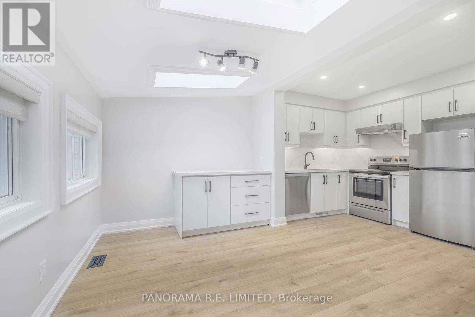 140 Wolfrey Avenue, Toronto, Ontario  M4K 1L3 - Photo 10 - E12996886