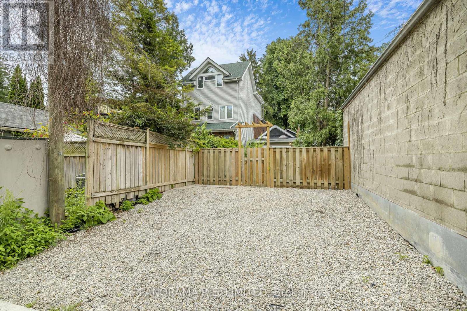 140 Wolfrey Avenue, Toronto, Ontario  M4K 1L3 - Photo 26 - E12996886