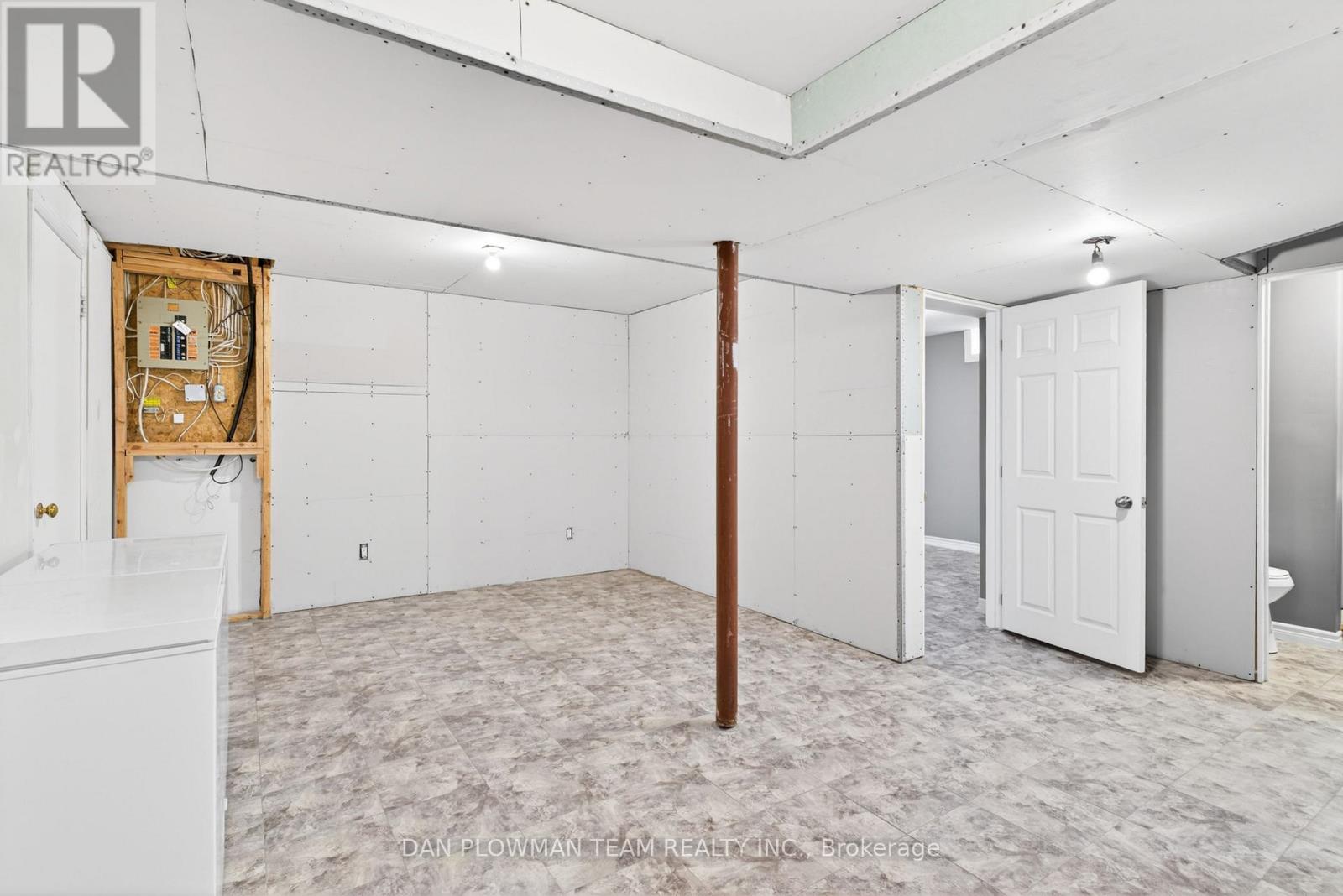 649 Dunn Crescent, Pickering, Ontario  L1W 3T4 - Photo 30 - E12996938