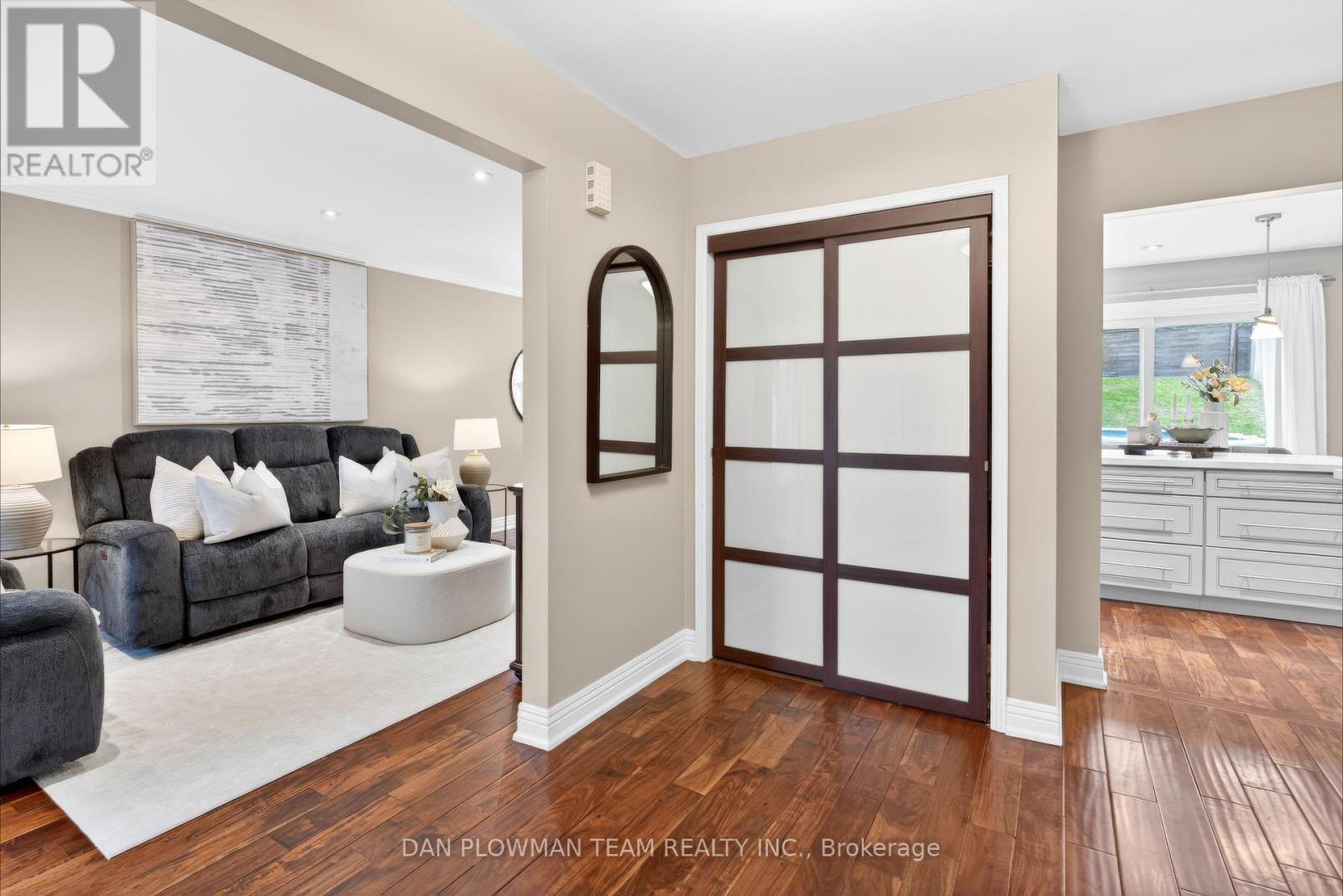 649 Dunn Crescent, Pickering, Ontario  L1W 3T4 - Photo 5 - E12996938