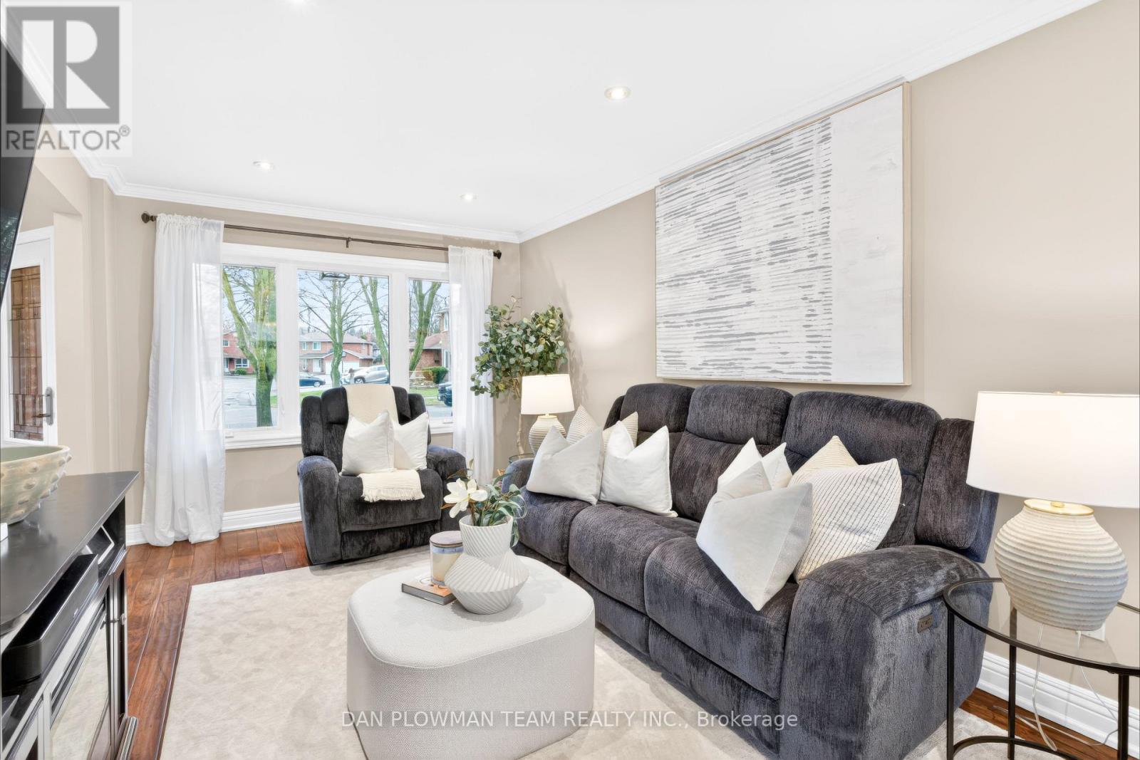 649 Dunn Crescent, Pickering, Ontario  L1W 3T4 - Photo 8 - E12996938