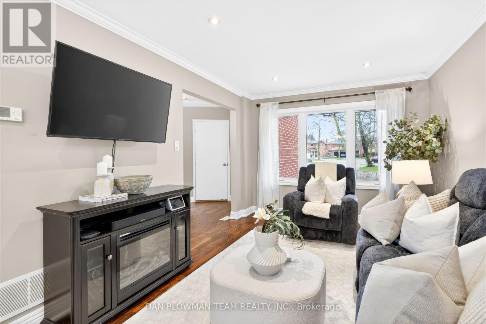 649 Dunn Crescent, Pickering, Ontario  L1W 3T4 - Photo 9 - E12996938