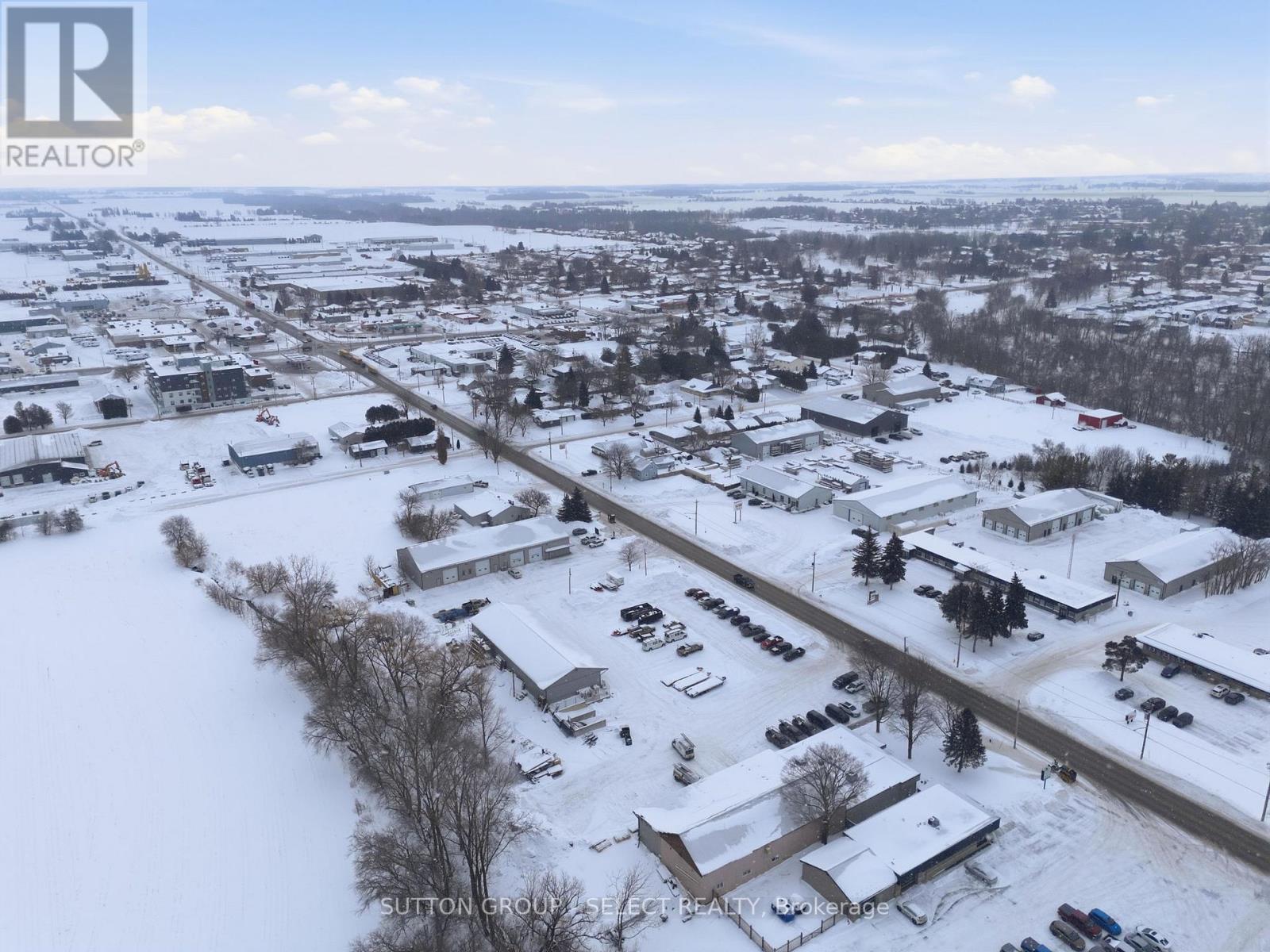 120 Thames Road W, South Huron, Ontario  N0M 1S3 - Photo 40 - X12930518