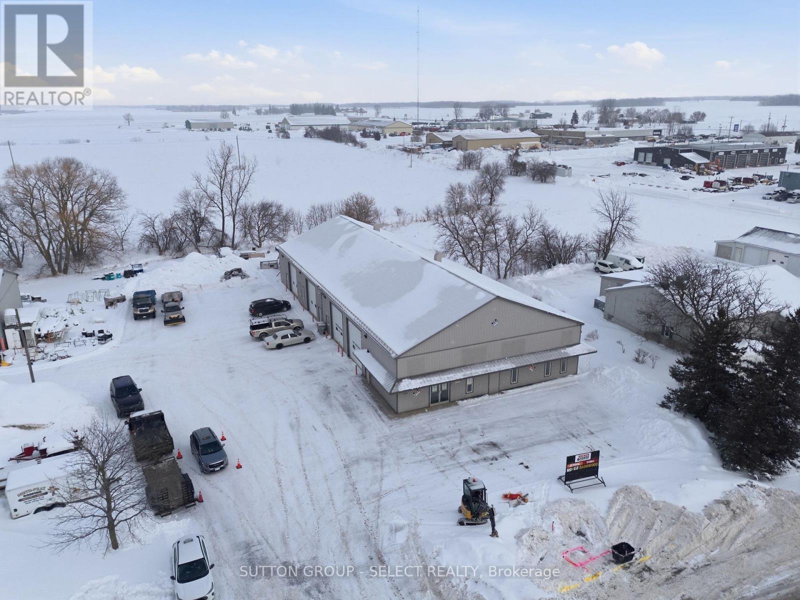 120 Thames Road W, South Huron, Ontario  N0M 1S3 - Photo 34 - X12930518