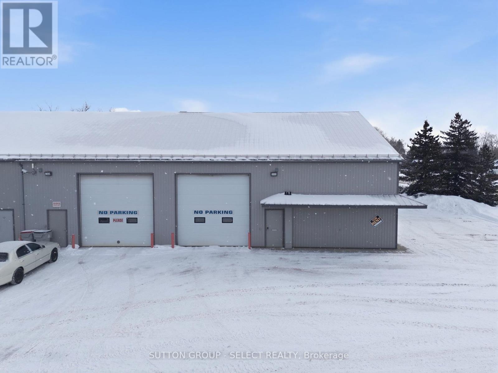 120 Thames Road W, South Huron, Ontario  N0M 1S3 - Photo 36 - X12930518