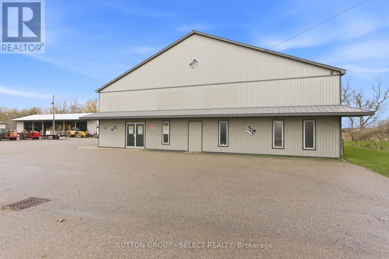 120 Thames Road W, South Huron, Ontario  N0M 1S3 - Photo 6 - X12930518